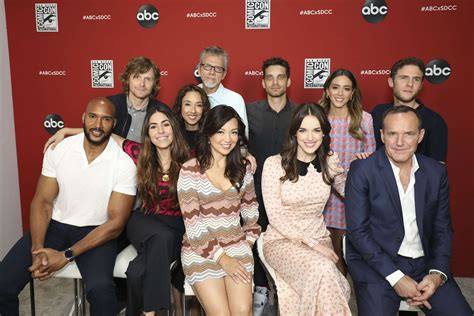 cast of marvel agents of shield.